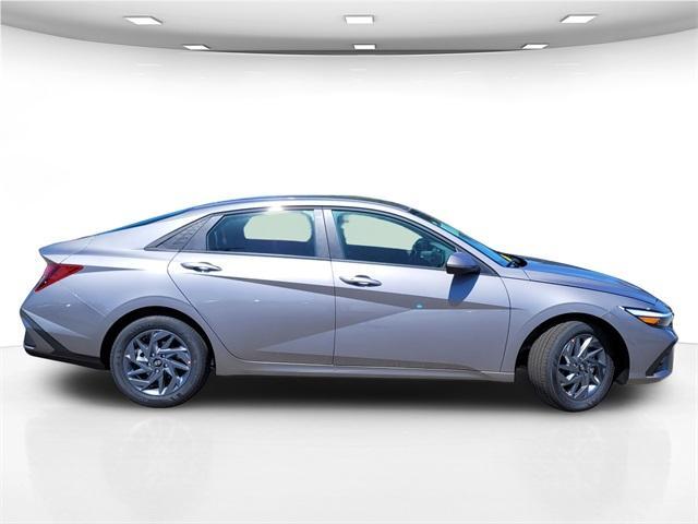 new 2024 Hyundai Elantra car, priced at $25,640