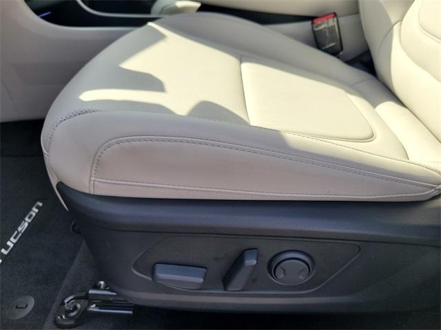 new 2025 Hyundai TUCSON Hybrid car, priced at $37,240