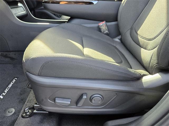 new 2026 Hyundai TUCSON Hybrid car