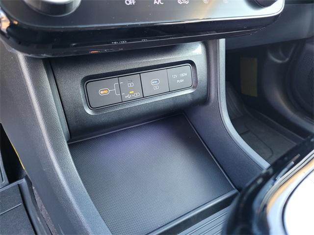 new 2025 Hyundai TUCSON Hybrid car, priced at $37,090