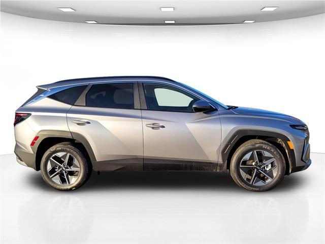 new 2025 Hyundai TUCSON Hybrid car, priced at $37,090