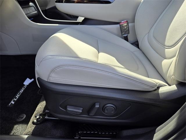 new 2026 Hyundai TUCSON Hybrid car