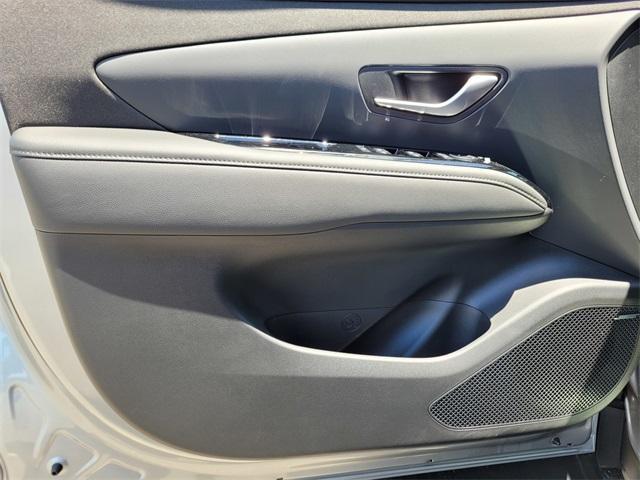 new 2025 Hyundai TUCSON Hybrid car, priced at $42,295