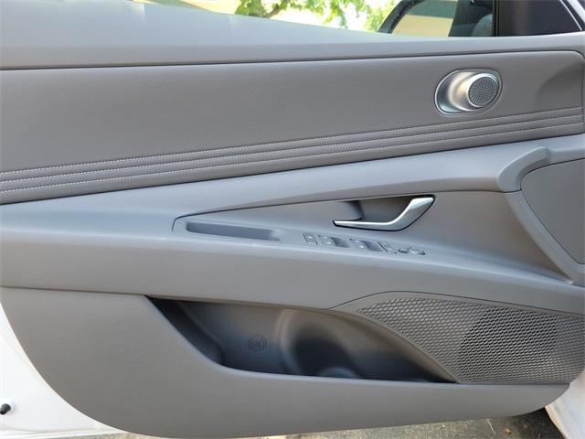 new 2025 Hyundai ELANTRA HEV car, priced at $30,450
