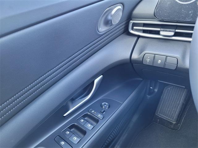 new 2025 Hyundai Elantra car, priced at $26,400