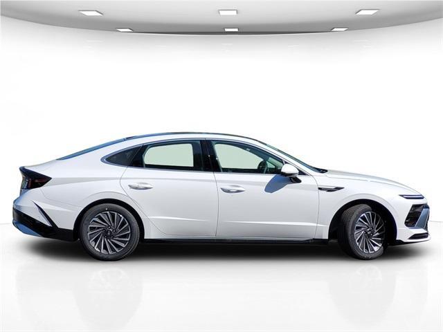 new 2025 Hyundai Sonata Hybrid car, priced at $38,950
