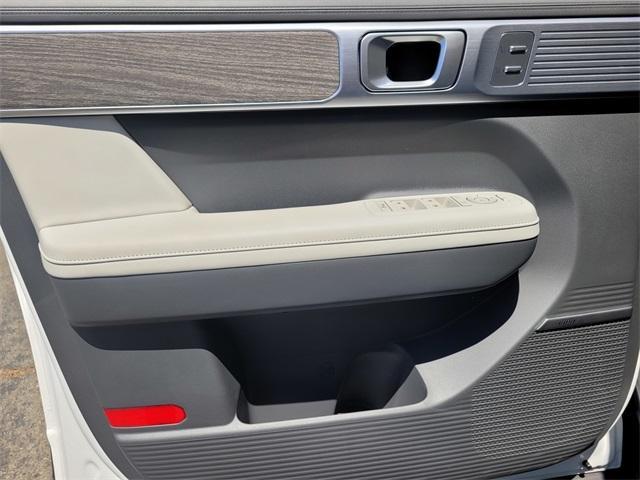 new 2025 Hyundai SANTA FE HEV car, priced at $42,845