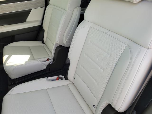 new 2025 Hyundai SANTA FE HEV car, priced at $48,100