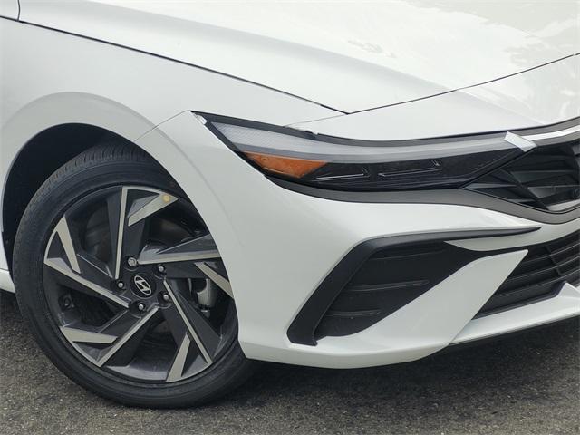 new 2025 Hyundai ELANTRA HEV car, priced at $28,700