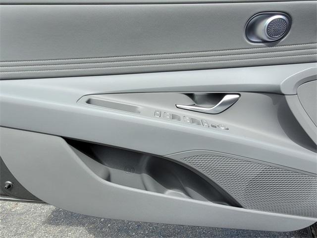 new 2025 Hyundai ELANTRA HEV car, priced at $27,960