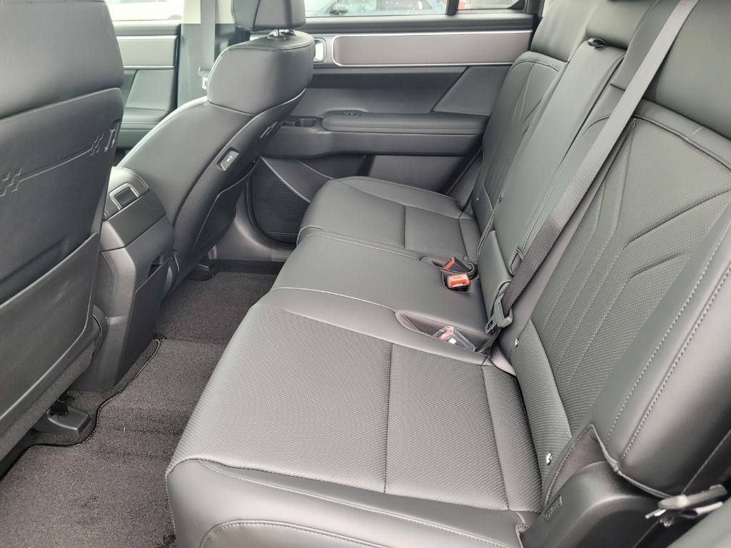 new 2025 Hyundai Santa Fe car, priced at $41,075
