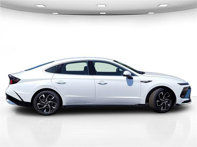 new 2025 Hyundai Sonata car, priced at $29,200