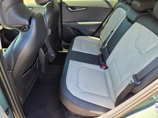 new 2025 Kia Niro car