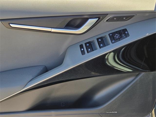 new 2025 Kia Niro car
