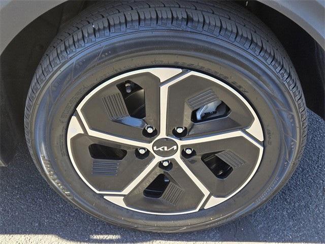 used 2024 Kia Niro car, priced at $21,820