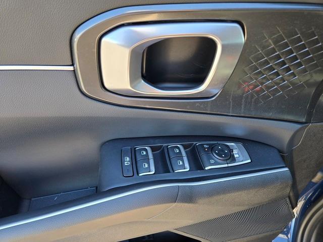 new 2025 Kia Sorento car, priced at $37,605