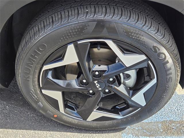 used 2024 Kia Seltos car, priced at $23,395