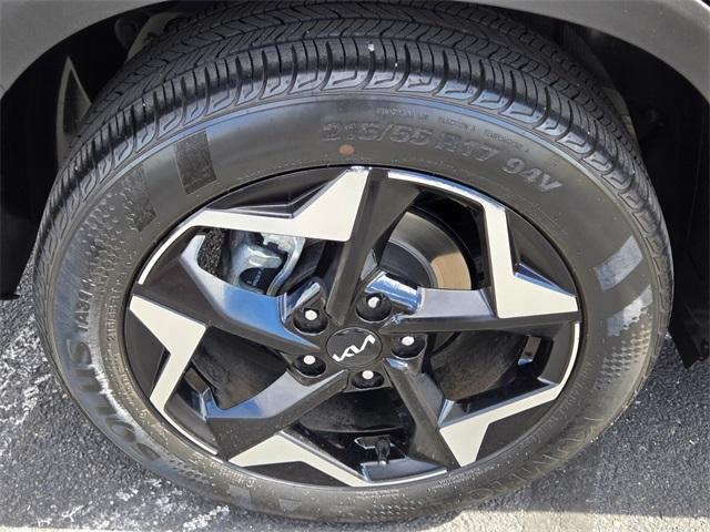 used 2024 Kia Seltos car, priced at $23,395