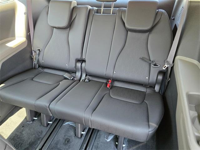 new 2026 Kia Carnival Hybrid car, priced at $45,465