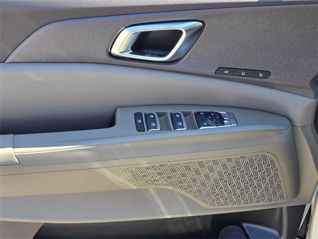 new 2026 Kia Carnival Hybrid car, priced at $45,465