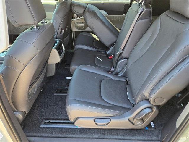 new 2026 Kia Carnival Hybrid car, priced at $44,765