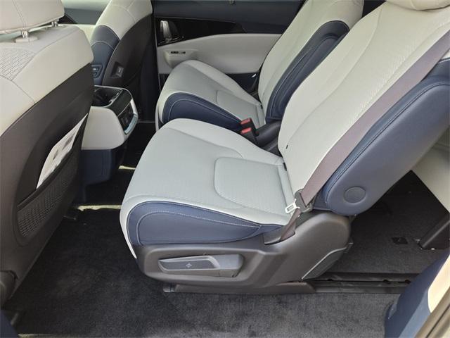 new 2026 Kia Carnival Hybrid car, priced at $55,420
