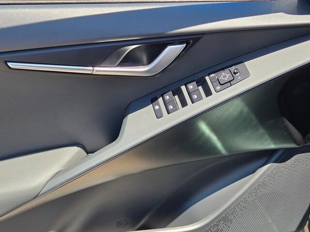 new 2025 Kia Niro car, priced at $28,255