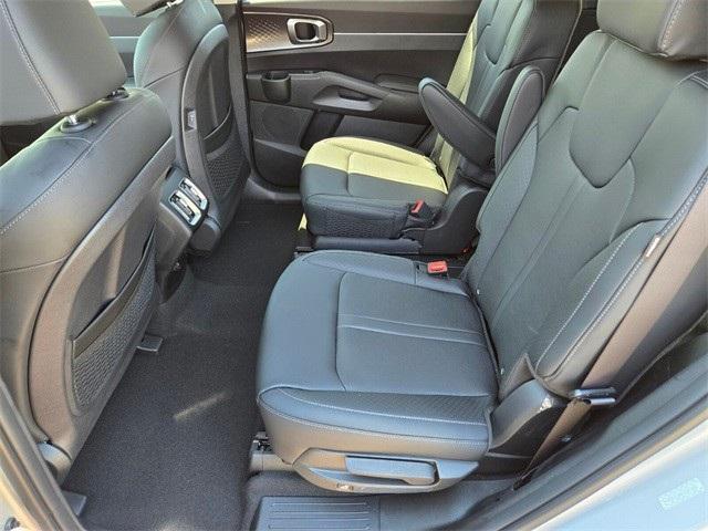 new 2025 Kia Sorento Plug-In Hybrid car, priced at $47,590