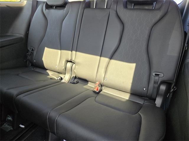 new 2026 Kia Carnival Hybrid car, priced at $51,660