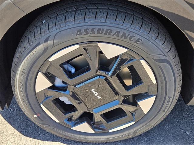 new 2026 Kia Carnival car, priced at $43,025