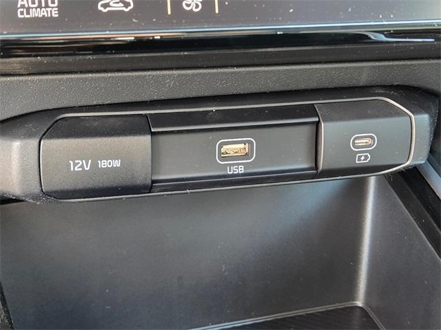new 2025 Kia Niro car, priced at $29,255