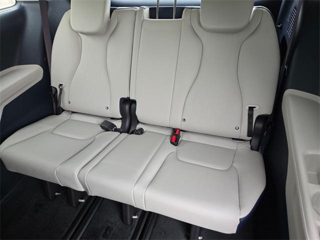 new 2026 Kia Carnival Hybrid car, priced at $45,465