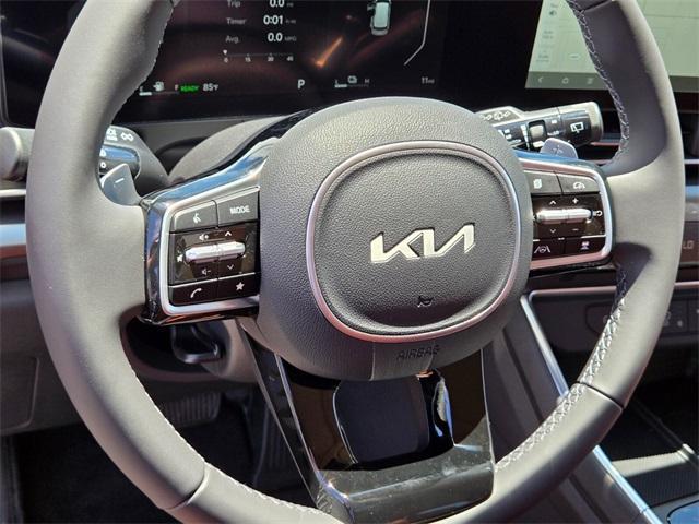 new 2026 Kia Carnival Hybrid car, priced at $51,725