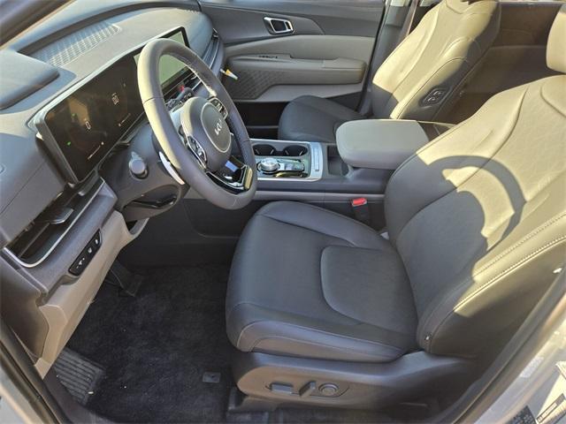 new 2026 Kia Carnival Hybrid car, priced at $45,605