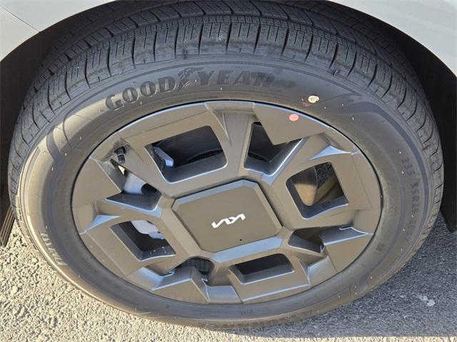 new 2026 Kia Carnival Hybrid car, priced at $45,605