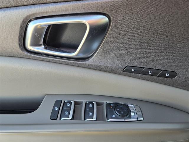 new 2026 Kia Carnival Hybrid car, priced at $45,605