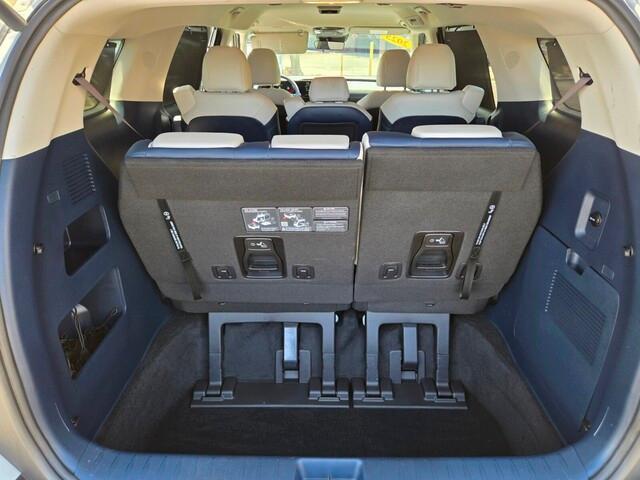 used 2025 Kia Carnival Hybrid car, priced at $41,885