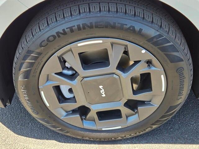 used 2025 Kia Carnival Hybrid car, priced at $41,885