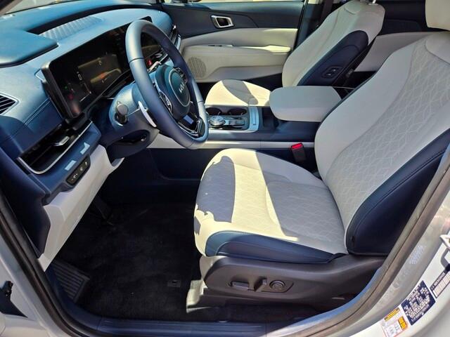 used 2025 Kia Carnival Hybrid car, priced at $41,885