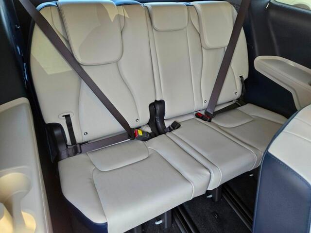 used 2025 Kia Carnival Hybrid car, priced at $41,885
