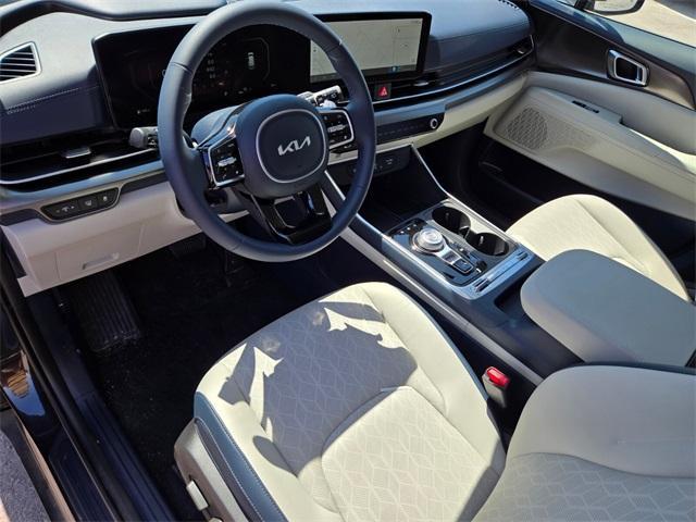 new 2025 Kia Carnival Hybrid car