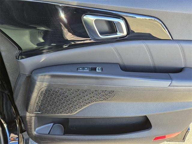 used 2025 Kia Carnival Hybrid car, priced at $47,955