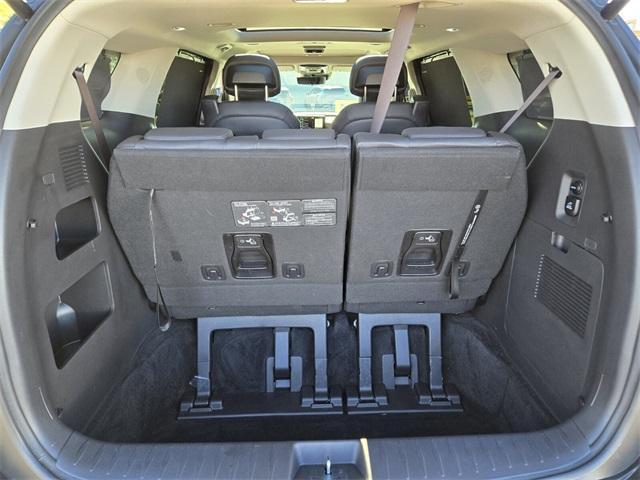 used 2025 Kia Carnival Hybrid car, priced at $47,955