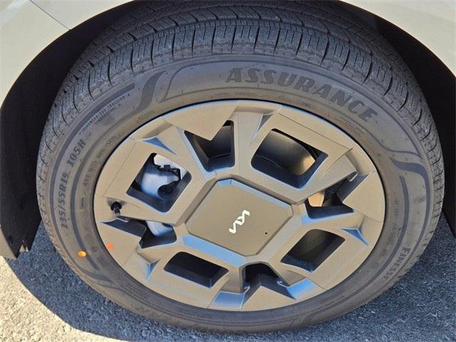 new 2026 Kia Carnival Hybrid car, priced at $44,765