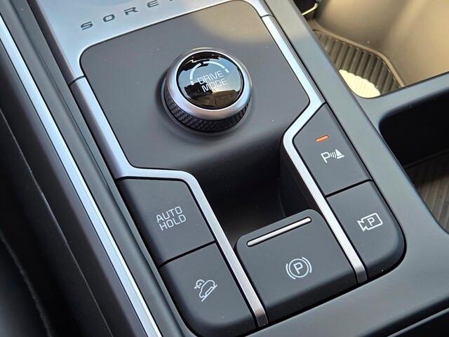 new 2025 Kia Sorento Hybrid car, priced at $39,770