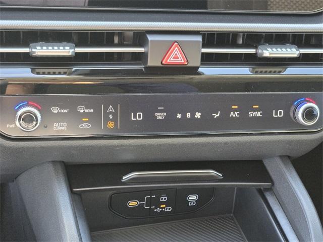 new 2026 Kia Sportage Hybrid car, priced at $34,595