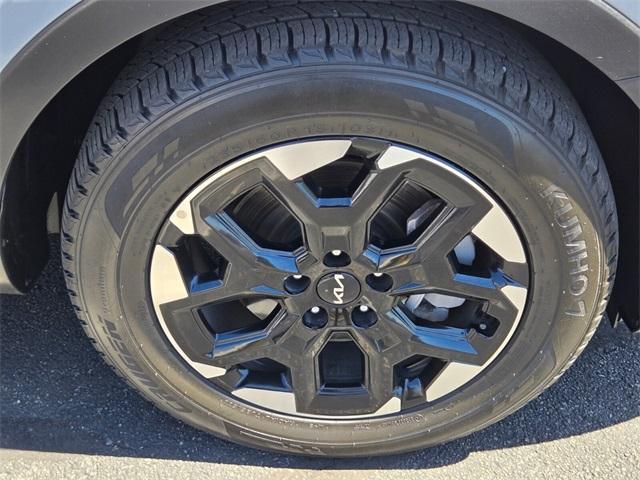 used 2024 Kia Sorento car, priced at $28,255