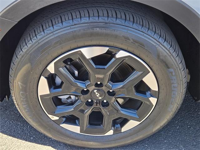 used 2024 Kia Sorento car, priced at $28,255