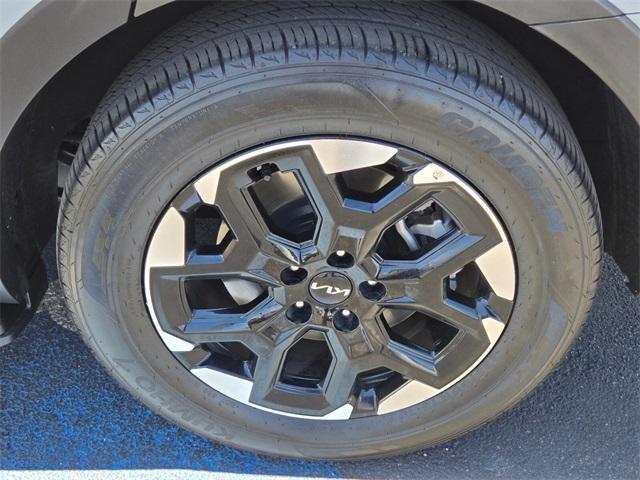 used 2024 Kia Sorento car, priced at $28,255