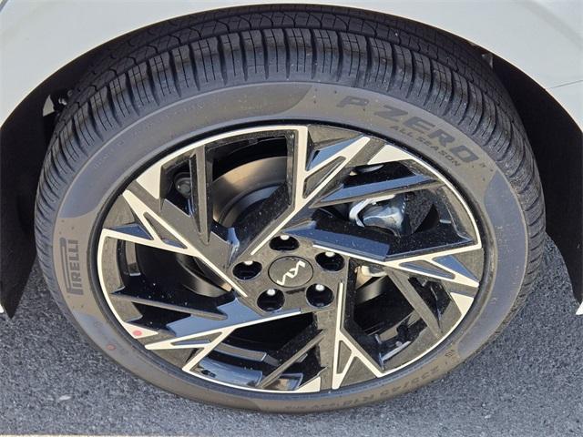 new 2025 Kia K5 car, priced at $30,045